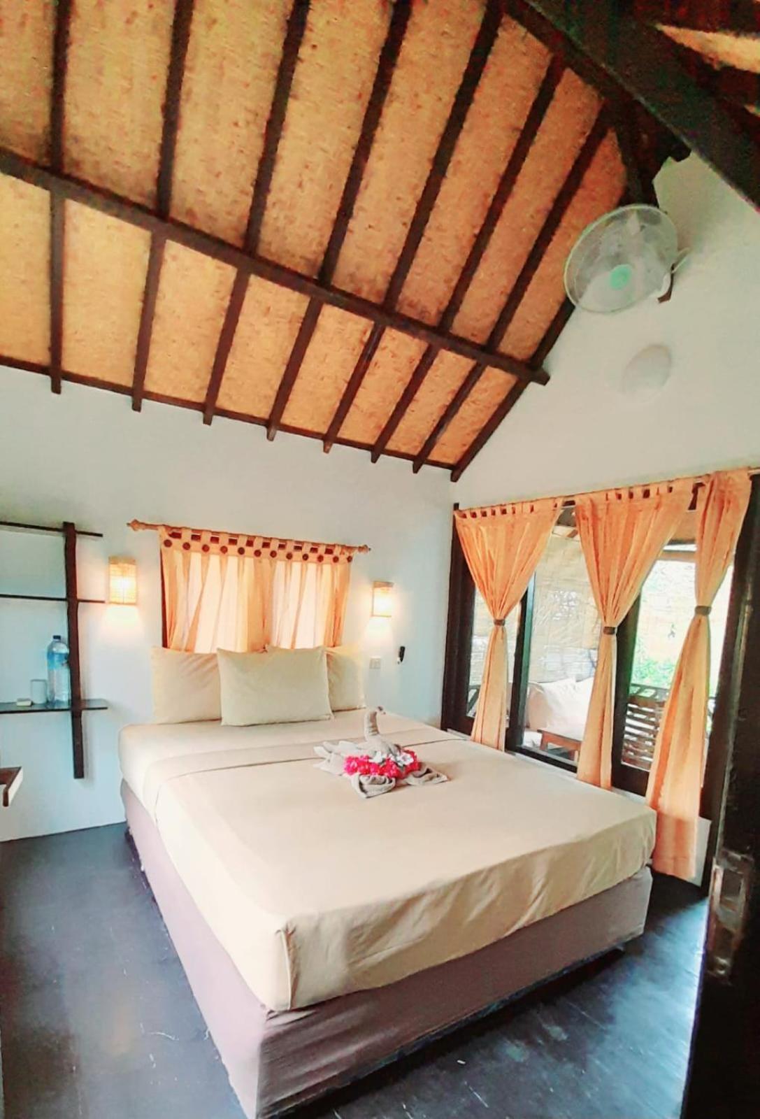 Ana Warung & Bungalows Gili Meno Exterior photo